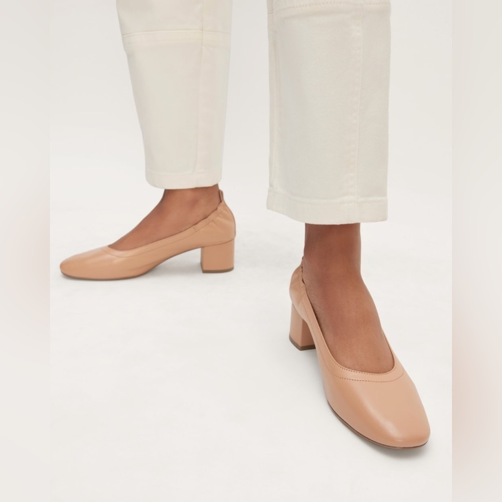 NIB Everlane The Italian Nappa Leather Day Heel in Blush Tan, Size 7.5M
